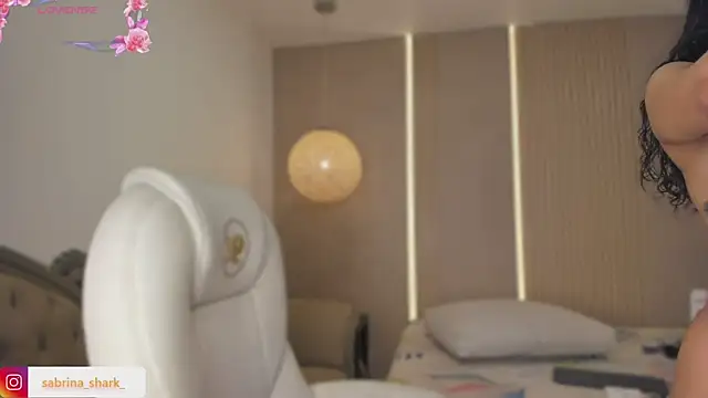 sabrina shark  online show from October 7, 2025, 2:56 am