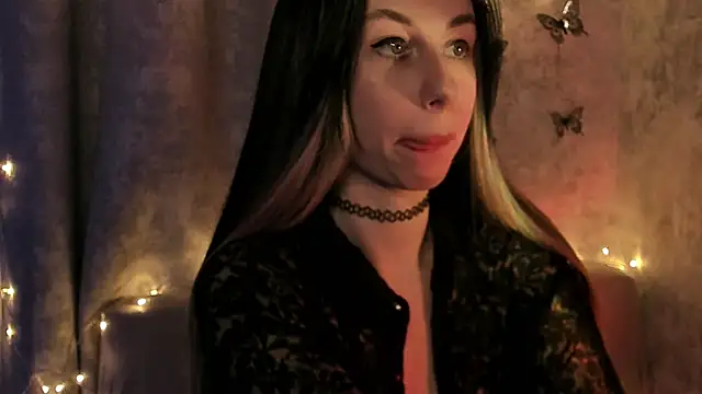 Snapshot of elena_addiction chatting on February 12, 2026, 5:23 pm elena addiction online show from February 12, 2026, 5:23 pm