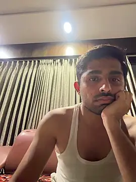 rhuh3991 online show from April 21, 2026, 7:42 pm