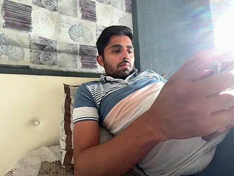 rhuh3991 online show from April 9, 2026, 11:49 am