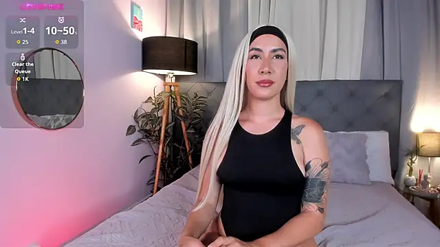 Snapshot of Lauren-Rosse chatting on November 16, 2025, 9:19 pm Lauren-Rosse online show from November 16, 2025, 9:19 pm