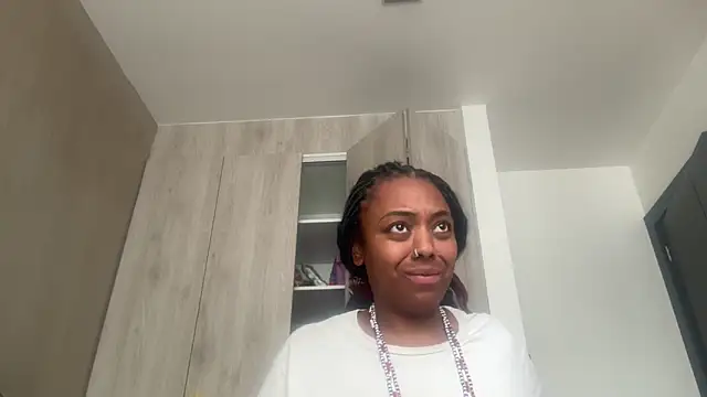 ChocolateCakeQueen online show from March 10, 2026, 7:51 pm