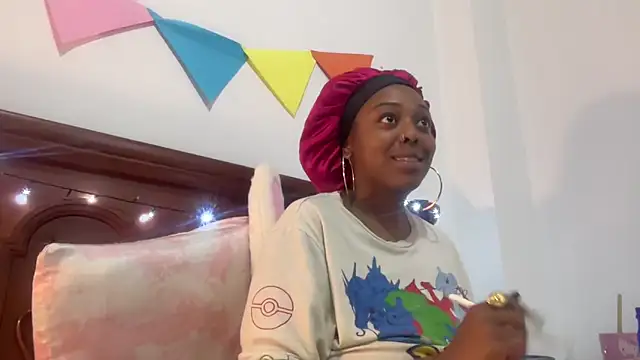 Snapshot of ChocolateCakeQueen chatting on November 11, 2025, 12:27 am ChocolateCakeQueen online show from November 11, 2025, 12:27 am