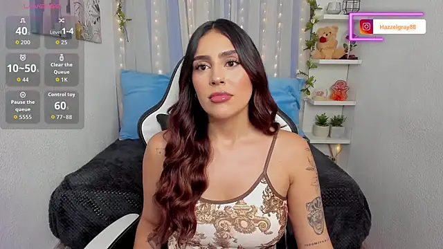 Snapshot of HazzelGray chatting on November 9, 2025, 2:21 pm HazzelGray online show from November 9, 2025, 2:21 pm