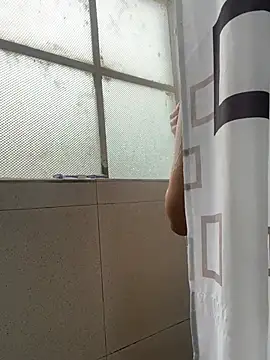 Snapshot of hannahb-e chatting on February 12, 2026, 8:08 pm hannahb-e online show from February 12, 2026, 8:08 pm