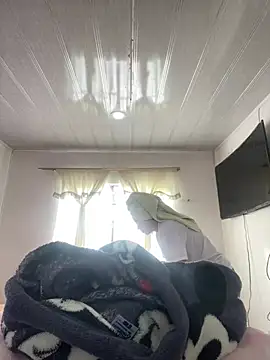 Snapshot of hannahb-e chatting on February 25, 2026, 1:11 pm hannahb-e online show from February 25, 2026, 1:11 pm