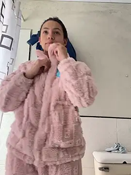 Snapshot of hannahb-e chatting on March 15, 2026, 3:08 pm hannahb-e online show from March 15, 2026, 3:08 pm