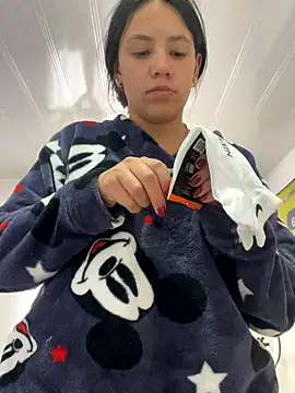 hannahb-e online show from December 1, 2025, 6:20 pm