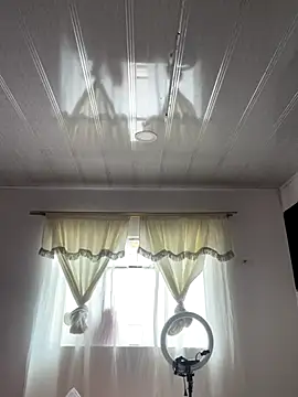 hannahb-e online show from October 7, 2025, 5:25 pm