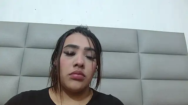 Snapshot of emily_brontee_ chatting on October 22, 2025, 2:16 pm emily brontee online show from October 22, 2025, 2:16 pm