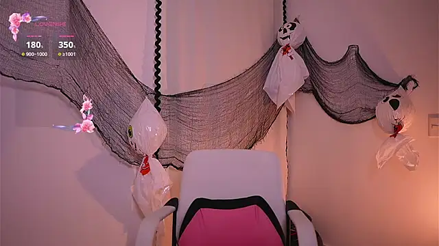 kit katt  online show from October 2, 2025, 1:42 am