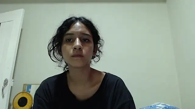 Snapshot of AlinaWoolf_ chatting on April 16, 2026, 6:52 pm AlinaWoolf online show from April 16, 2026, 6:52 pm