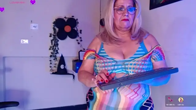 Snapshot of _samara chatting on October 29, 2025, 12:09 am samara online show from October 29, 2025, 12:09 am