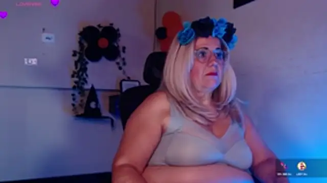 Snapshot of _samara chatting on October 30, 2025, 11:45 pm samara online show from October 30, 2025, 11:45 pm