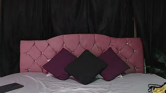 Snapshot of Cataleya_divine chatting on October 22, 2025, 10:58 am Cataleya divine online show from October 22, 2025, 10:58 am