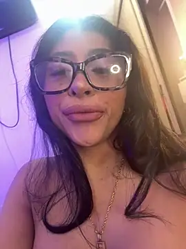 Snapshot of canela_10 chatting on September 17, 2025, 6:04 am canela 10 online show from September 17, 2025, 6:04 am