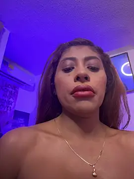 Snapshot of canela_10 chatting on July 14, 2026, 2:05 am canela 10 online show from July 14, 2026, 2:05 am