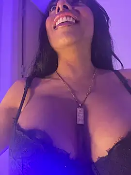 Snapshot of canela_10 chatting on October 25, 2025, 2:22 am canela 10 online show from October 25, 2025, 2:22 am