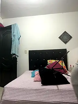 AngeDrty online show from October 29, 2025, 2:43 am