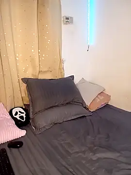 Snapshot of Isabella_Du chatting on October 21, 2025, 1:21 pm Isabella Du online show from October 21, 2025, 1:21 pm