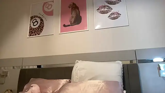 petitebeauty online show from May 19, 2026, 1:51 pm