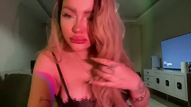 petitebeauty online show from April 20, 2026, 10:55 pm