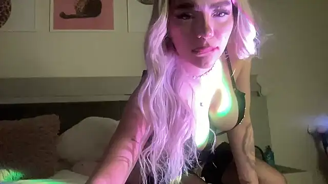 petitebeauty online show from March 7, 2026, 8:25 pm