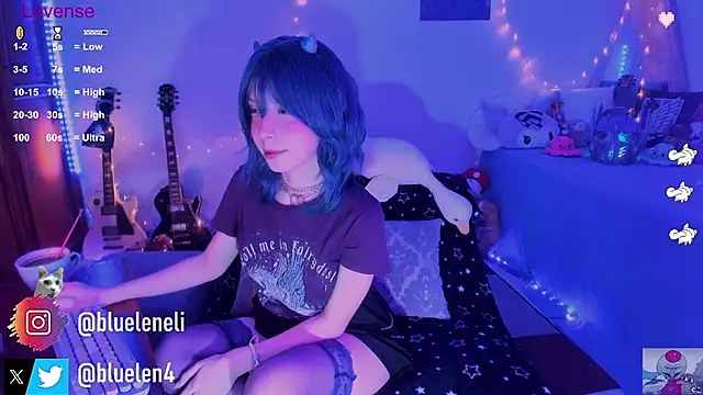 Snapshot of bluelen chatting on February 5, 2025, 8:11 am bluelen online show from February 5, 2025, 8:11 am