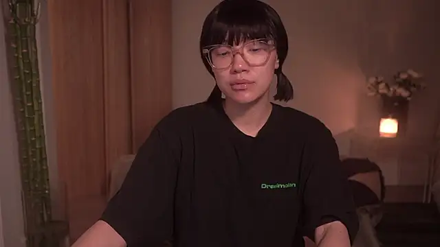 Snapshot of meganmei666 chatting on March 17, 2025, 1:46 am meganmei666 online show from March 17, 2025, 1:46 am