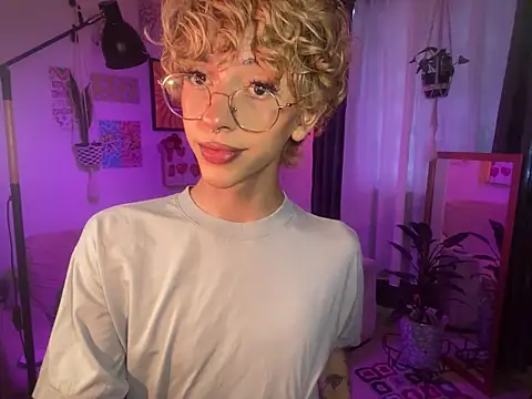 lyamthommpson online show from March 22, 2026, 7:04 pm