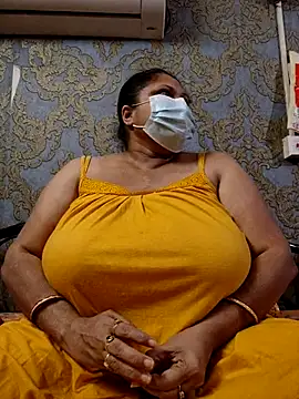 Snapshot of kunjan789 chatting on November 22, 2025, 6:18 pm kunjan789 online show from November 22, 2025, 6:18 pm