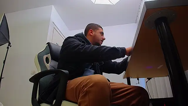 JoshKnights online show from October 7, 2025, 4:46 am