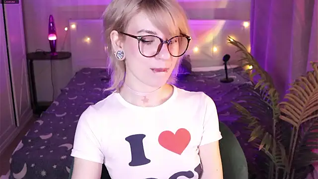 Snapshot of _Moonlight_t chatting on March 19, 2026, 8:14 am Moonlight t online show from March 19, 2026, 8:14 am