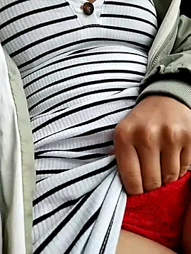 Snapshot of Emily_Wane chatting on October 7, 2025, 3:24 pm Emily Wane online show from October 7, 2025, 3:24 pm