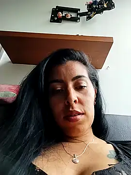 Snapshot of Emily_Wane chatting on October 21, 2025, 4:28 pm Emily Wane online show from October 21, 2025, 4:28 pm