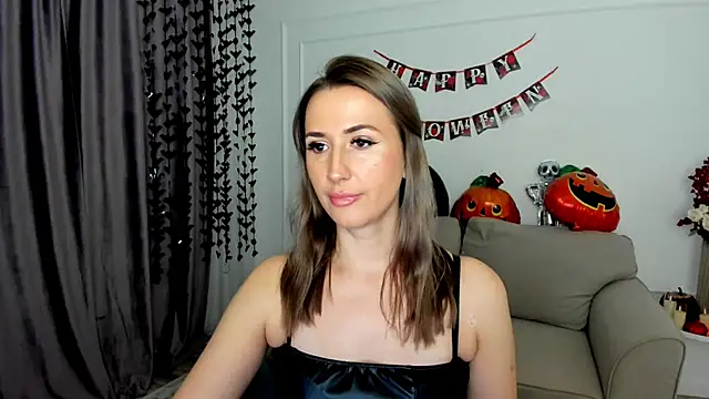 Snapshot of PassionGlow chatting on October 19, 2025, 7:49 pm PassionGlow online show from October 19, 2025, 7:49 pm