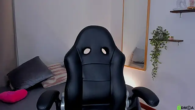 april  stone online show from February 4, 2026, 11:33 pm