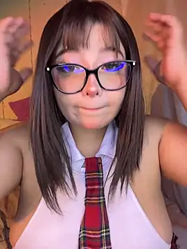 Snapshot of CharlotteMillers chatting on June 14, 2026, 12:28 pm CharlotteMillers online show from June 14, 2026, 12:28 pm