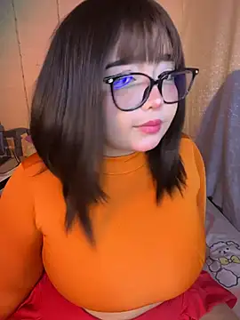 Snapshot of CharlotteMillers chatting on June 13, 2026, 10:57 am CharlotteMillers online show from June 13, 2026, 10:57 am