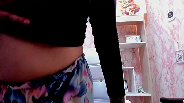 Snapshot of Miniie_N chatting on October 21, 2025, 11:53 am Miniie N online show from October 21, 2025, 11:53 am