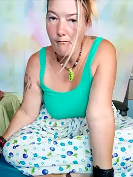 Snapshot of GingerKtm21 chatting on March 9, 2025, 12:09 pm GingerKtm21 online show from March 9, 2025, 12:09 pm