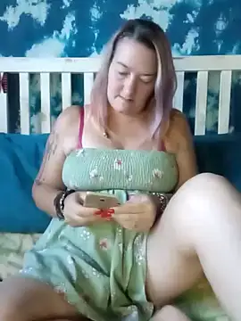 Snapshot of GingerKtm21 chatting on February 9, 2025, 3:45 pm GingerKtm21 online show from February 9, 2025, 3:45 pm