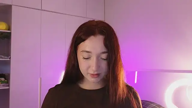 YasmineWest online show from July 17, 2026, 12:13 pm