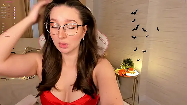 AnnikaAllison online show from October 19, 2025, 12:08 pm