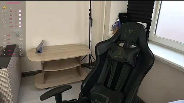 Snapshot of carthylovvve chatting on March 3, 2026, 2:24 pm carthylovvve online show from March 3, 2026, 2:24 pm