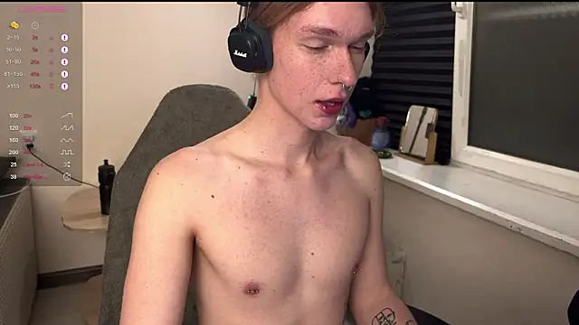 Snapshot of carthylovvve chatting on March 22, 2026, 2:37 am carthylovvve online show from March 22, 2026, 2:37 am