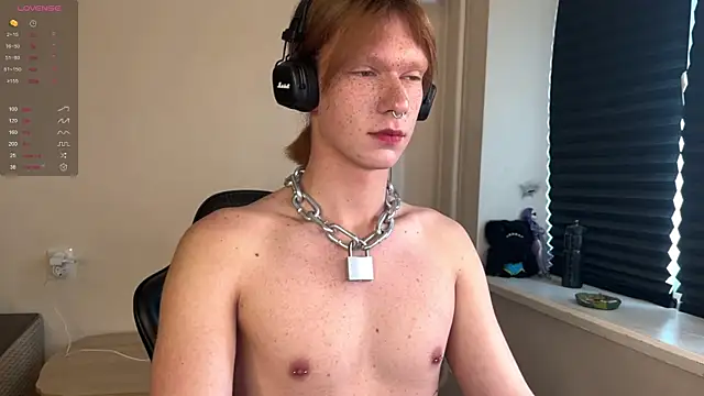 Snapshot of carthylovvve chatting on November 9, 2025, 12:20 pm carthylovvve online show from November 9, 2025, 12:20 pm