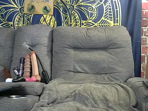 Snapshot of lovely_lola1111 chatting on July 31, 2026, 2:11 am lovely lola1111 online show from July 31, 2026, 2:11 am