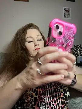 Snapshot of fatfabulous1981 chatting on November 20, 2025, 1:06 am fatfabulous1981 online show from November 20, 2025, 1:06 am