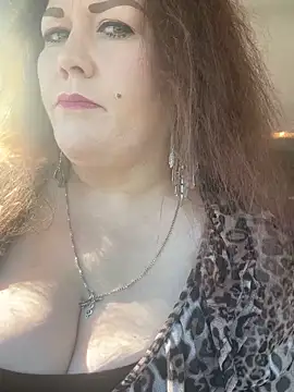 Snapshot of fatfabulous1981 chatting on October 18, 2025, 9:06 pm fatfabulous1981 online show from October 18, 2025, 9:06 pm